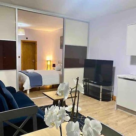 Lovely 1 Bed Studio Apartment With Free Parking Oxford Bagian luar foto