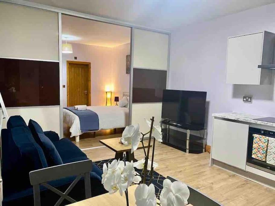 Lovely 1 Bed Studio Apartment With Free Parking Oxford Bagian luar foto